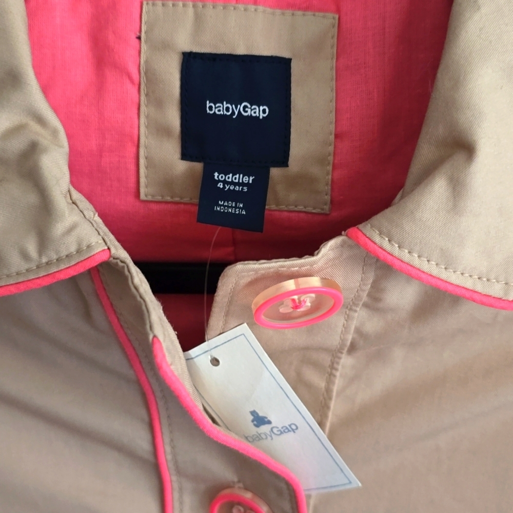 Gap Kids Beige Trench Coat with Pink Trim Size 4T 🌟NWT🌟 - Picture 2 of 6
